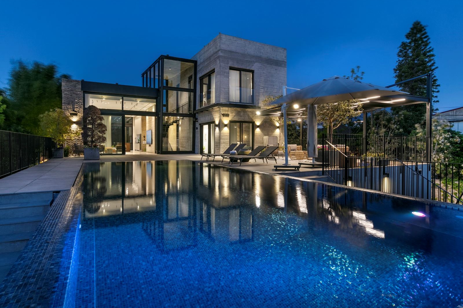 פרויקט תאורה - בית בקריית אונו